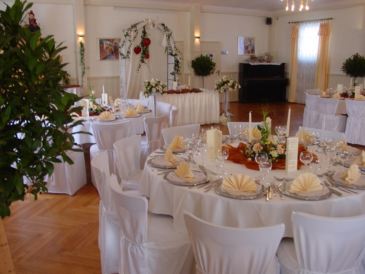 Gasthof Rockensuess Schwalmstadt Bagian luar foto