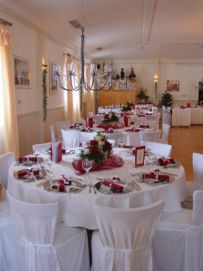 Gasthof Rockensuess Schwalmstadt Bagian luar foto